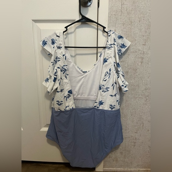 Coral Reef Floral One Piece Swimsuit - Picture 4 of 5